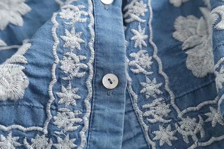 Casey | Elegant vest med raffineret broderi