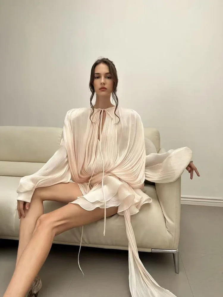 Esther™ | Stilfuld Mini Kjole med Markante Ærmer