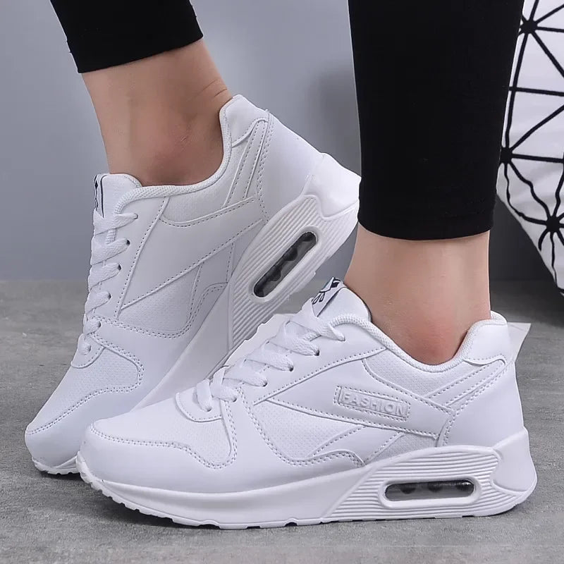 Ivory | Komfortable Sneakers med Høj Sål