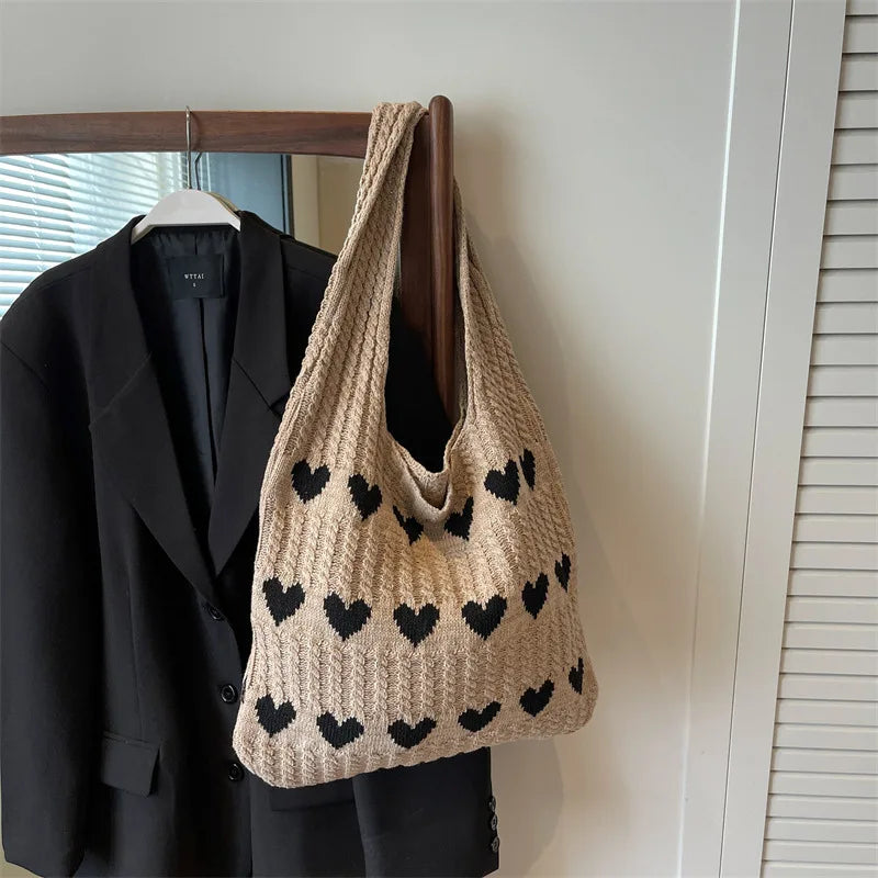 Amara ™ | Moderne tas med hjerteprint