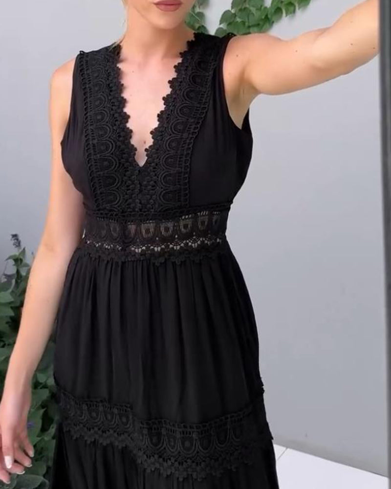 LIVA™ | Ærmeløs midi-kjole i boho-stil med blondedetaljer